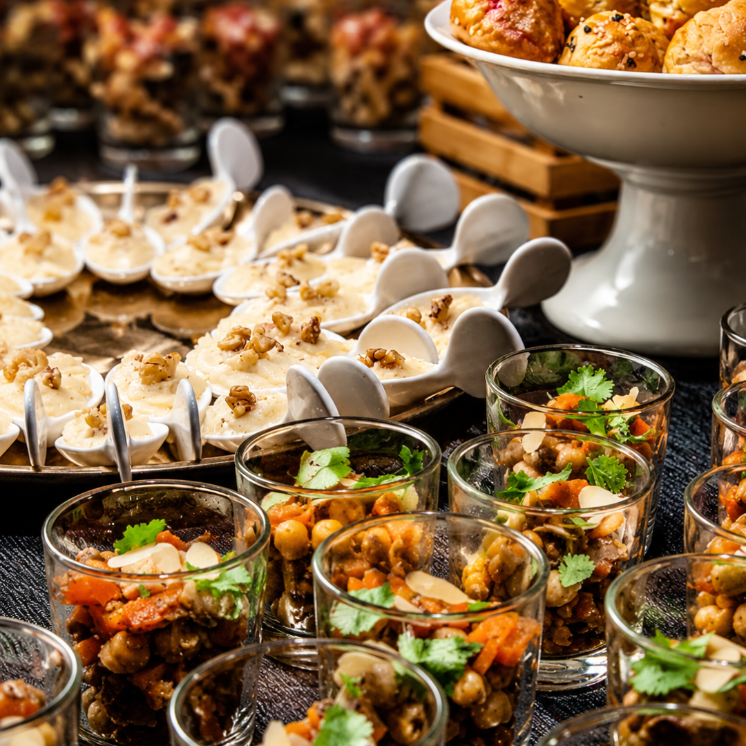 Buffet sucré-salé, taboulé et choux gourmands