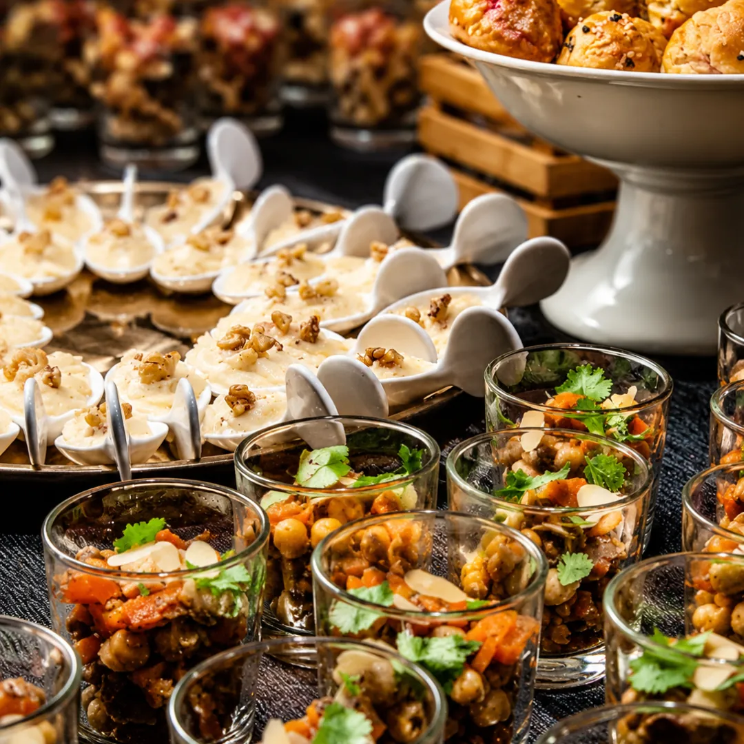Buffet sucré-salé, taboulé et choux gourmands