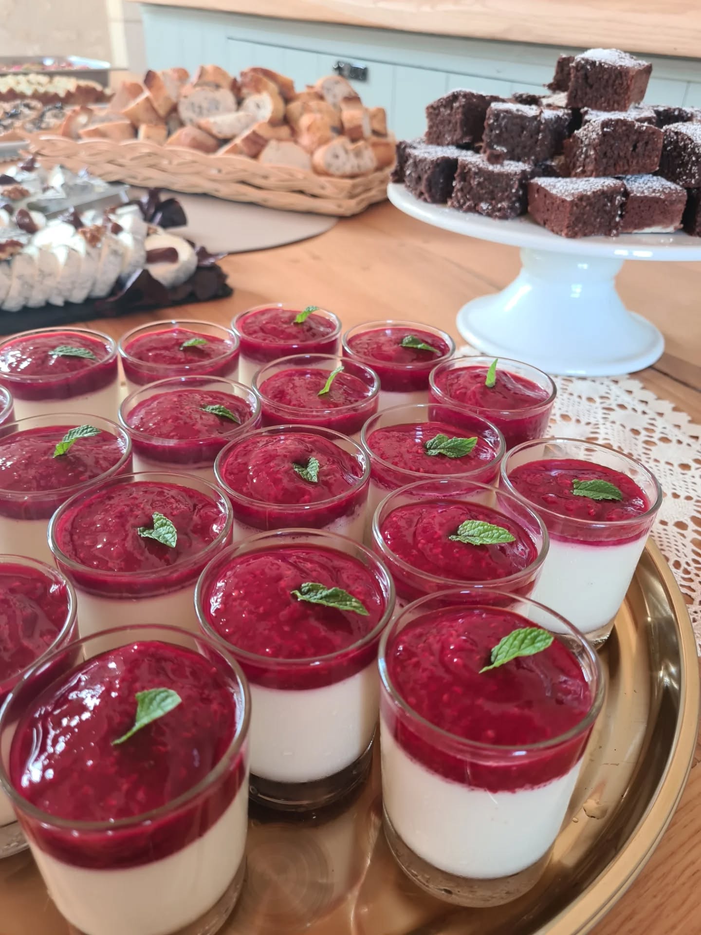 Panna cotta et coulis de framboises